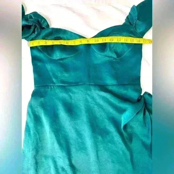 Aritzia Wilfred Emerald Green Satin Long Sleeve Midi Dress Size 8 - Picture 9 of 13